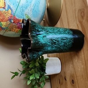 Evangeline Canada 978 Retro MCM vase